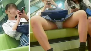 【アイドル級ルックスの制服JK】商業施設のベンチでスマホに夢中、ミニスカなのにくつろぎ過ぎて大開脚！？