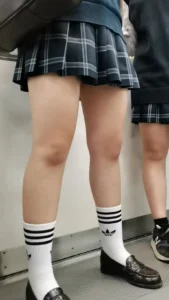 美脚探索シリーズ38　スポーツ女子の白色ソックスの美脚
