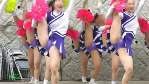 【神回】チアダンスの生足ハイキックとY字バランスでアンスコ丸見え！